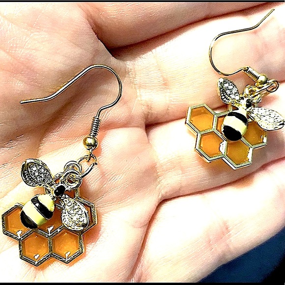 New Bee & Honeycomb Goldtone Earrings Aretes Artesanales - Picture 2 of 3